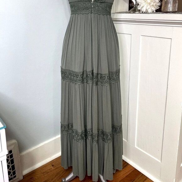 Davi & Dani Sage Green Lace Tiered Maxi Dress Small - Picture 8 of 10
